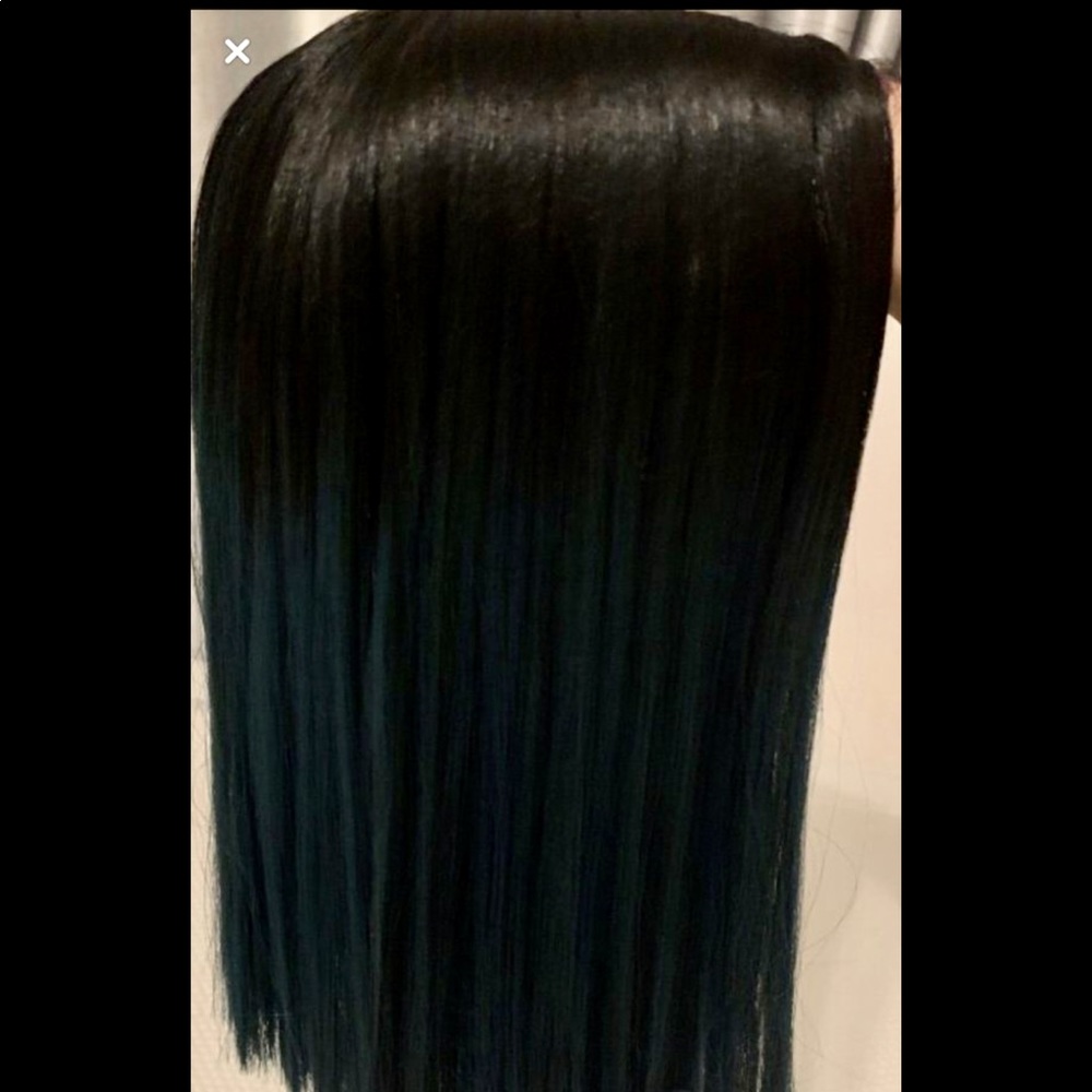 WIG - Picture 4 of 4